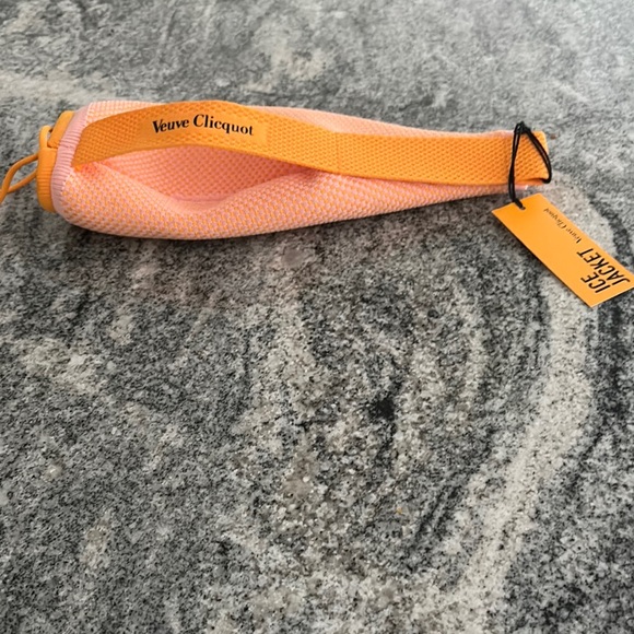 Veuve Clicquot Rose Bottle Jacket - Picture 3 of 3